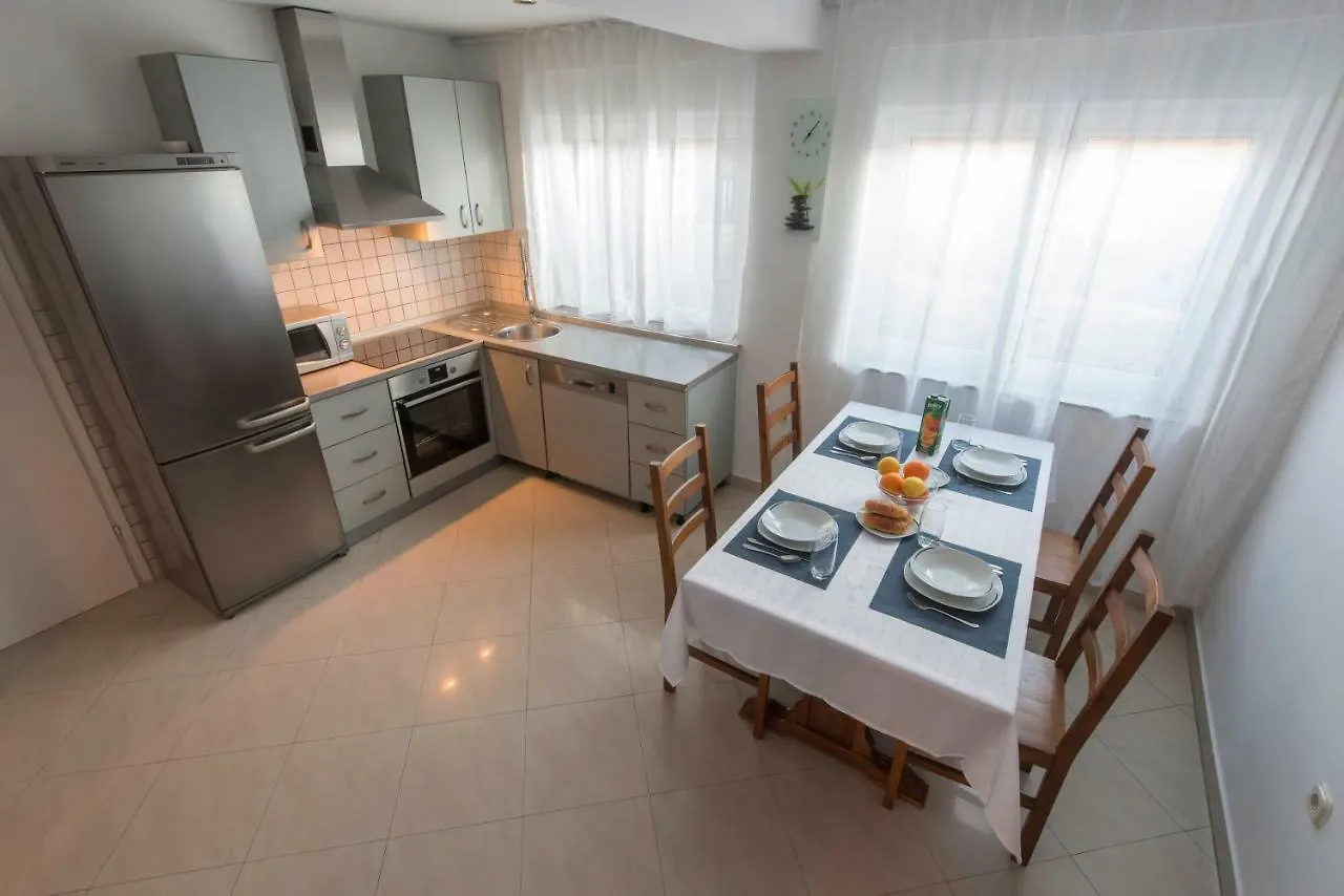 Apartments Dona Bibinje